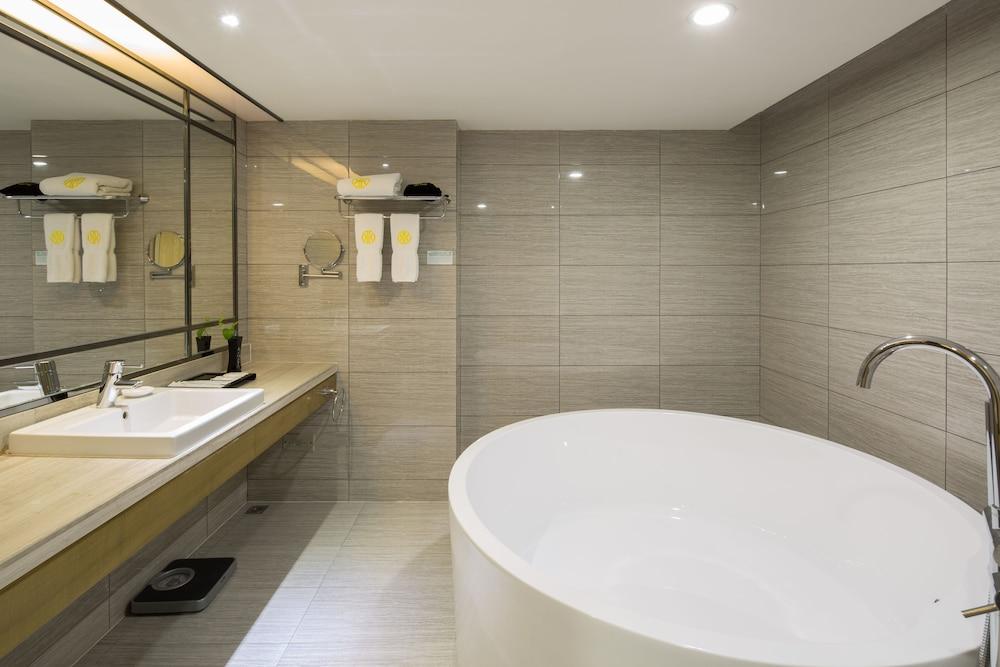 Shaoyang Huatian Hotel