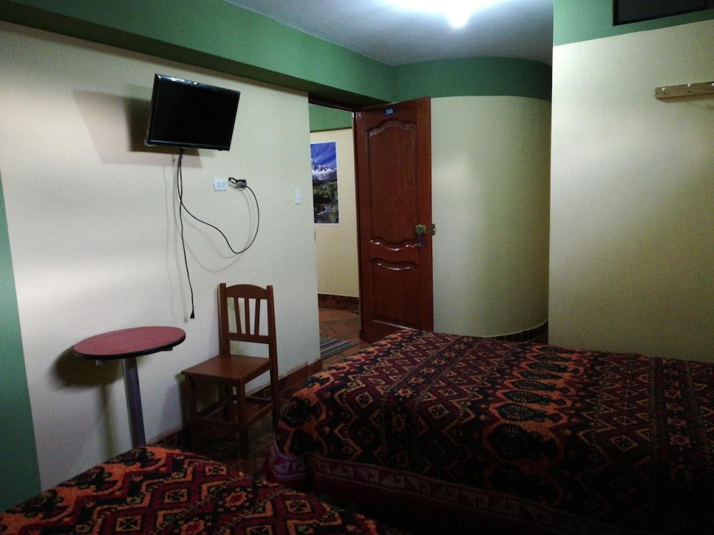 Artesonraju Hostel Huaraz