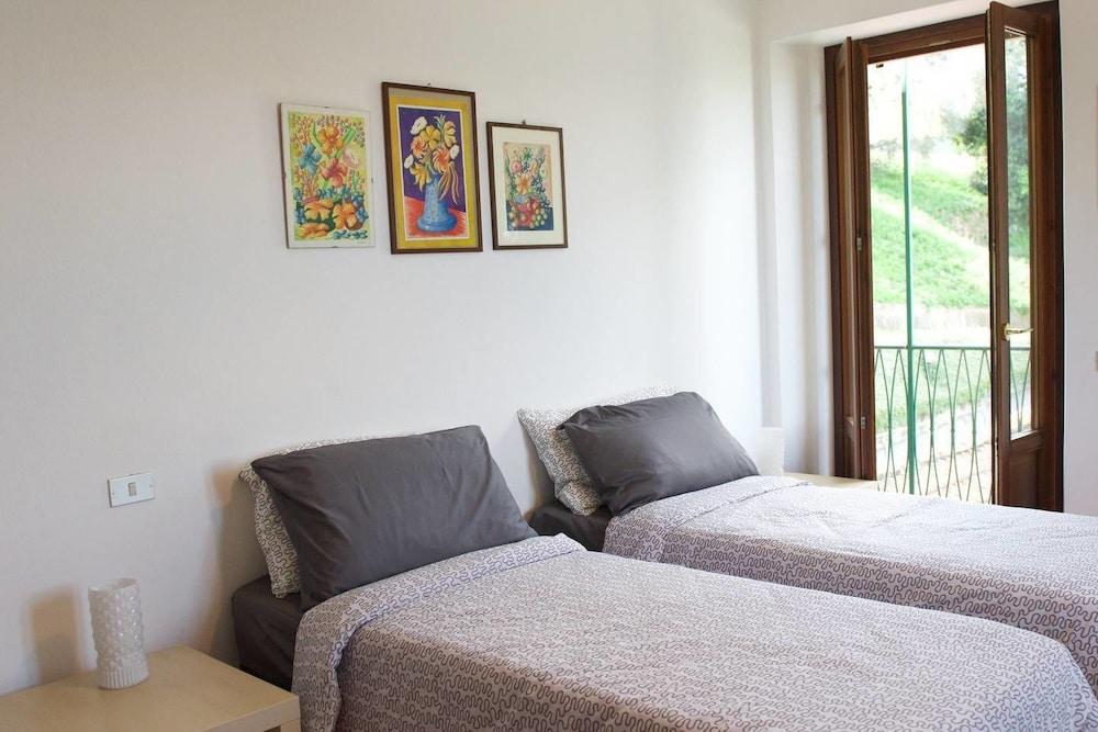 Stresa Apartment With Private Access to Beach