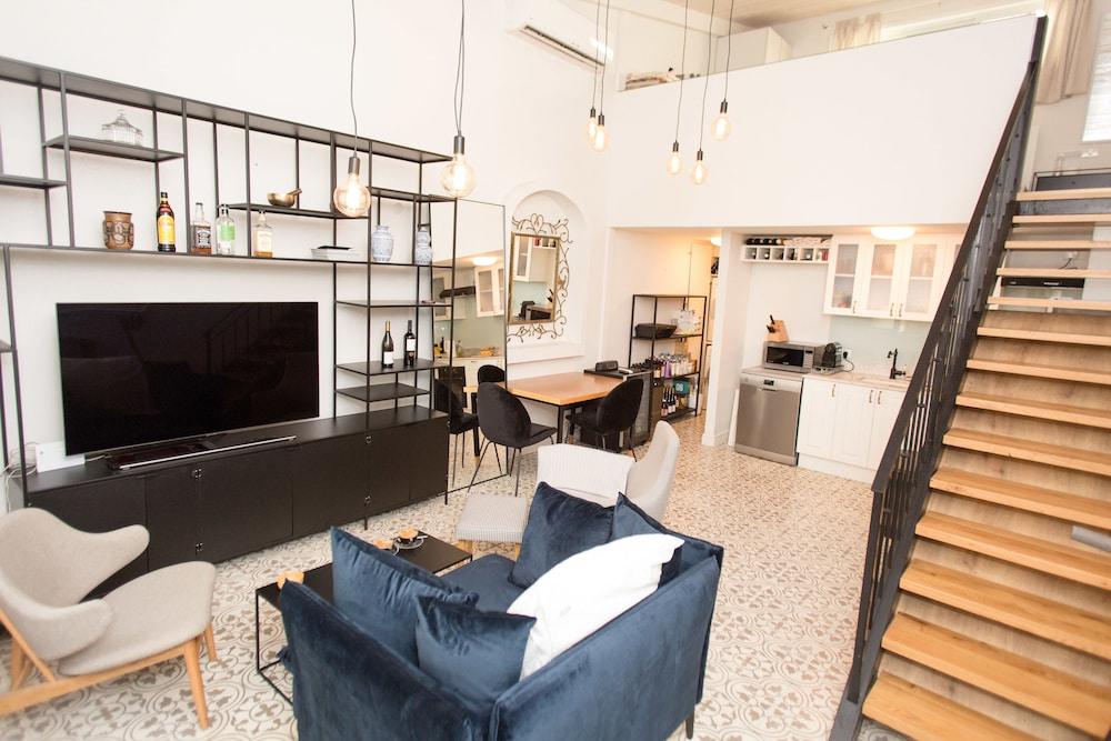 Sasson & Co Luxury 1BR House Neve Tzedek