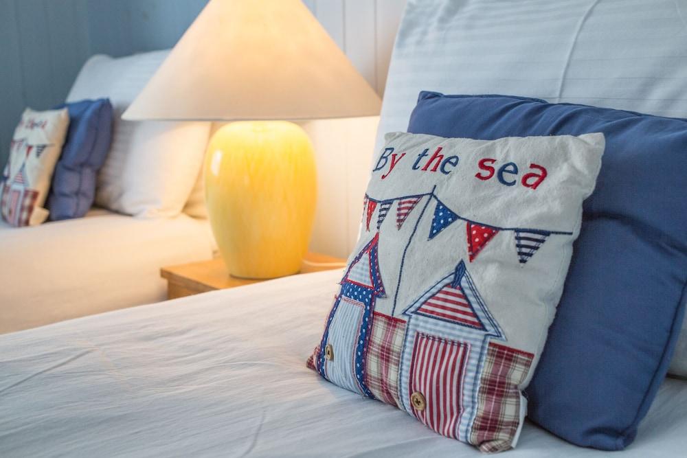 Lusty Glaze Beach Accommodation