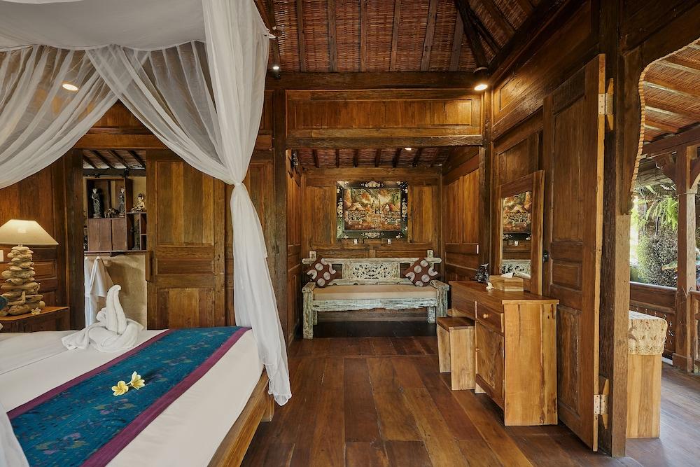 Kawan Antique Ubud Villa