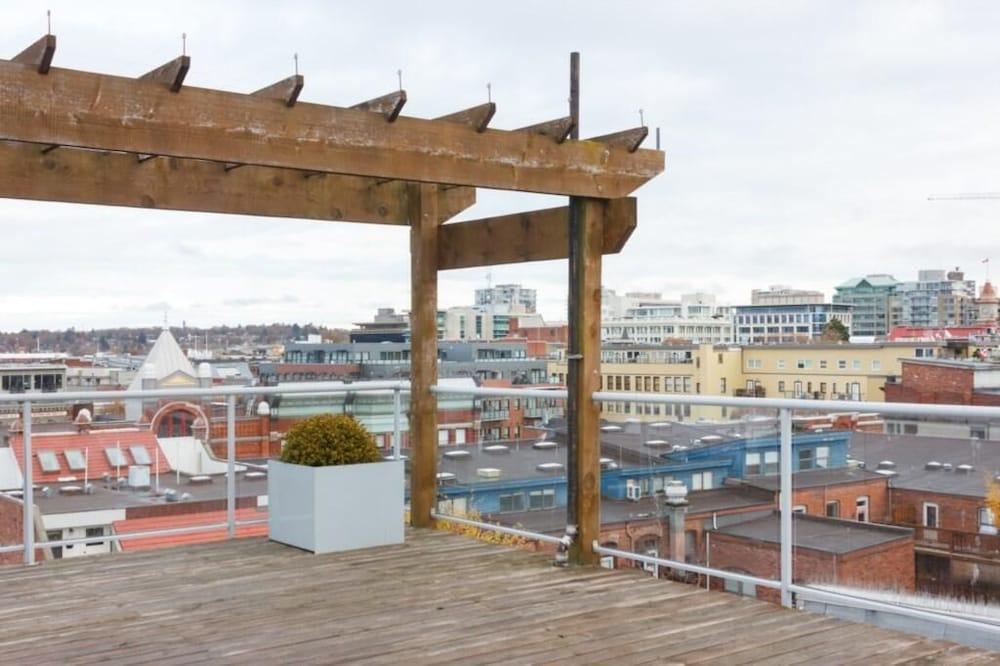 Central Victoria B Apartment