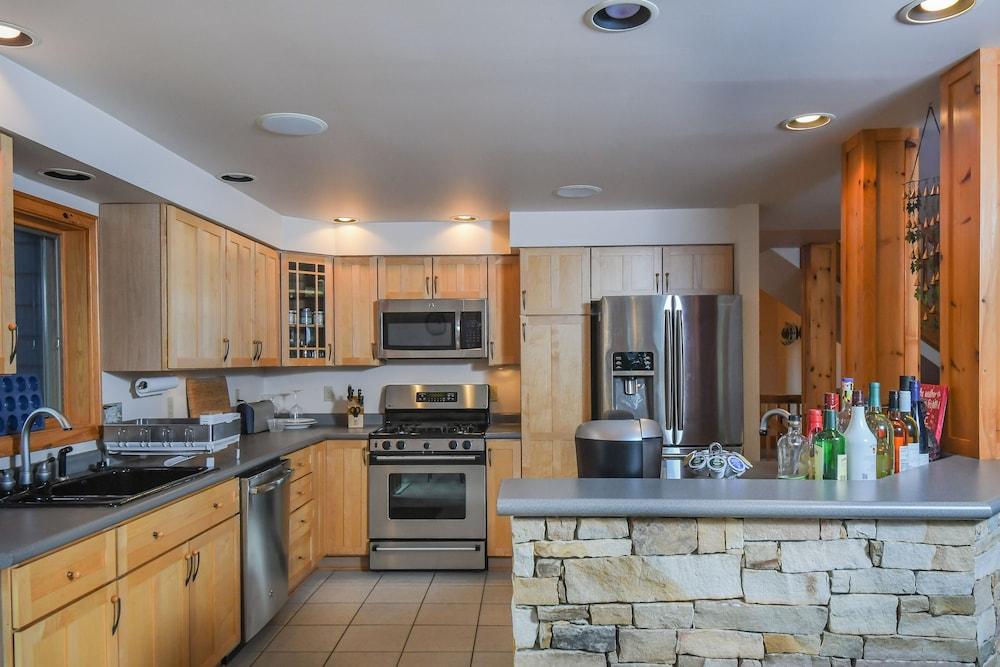 Bluebird Daze 4 Bedroom House