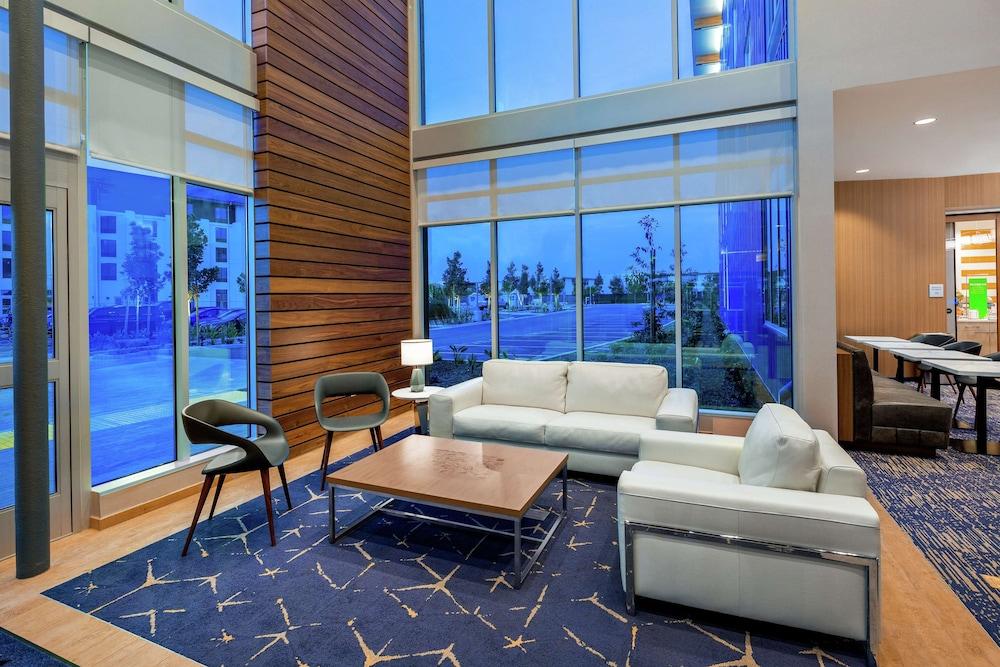  Hampton Inn & Suites San Diego Airport Liberty Station