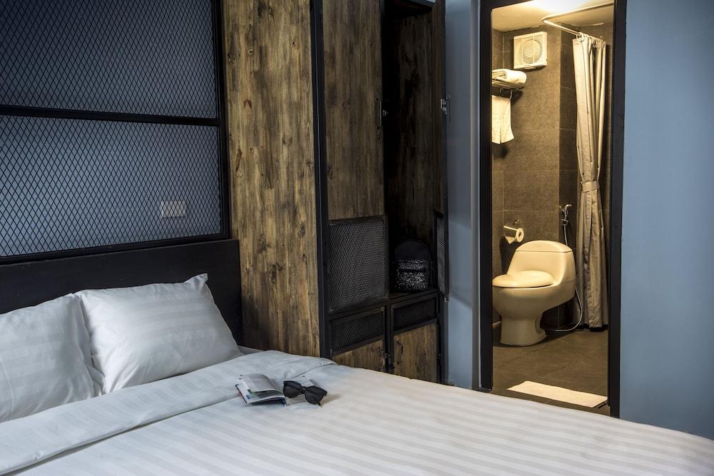 The Chi Novel Hostel