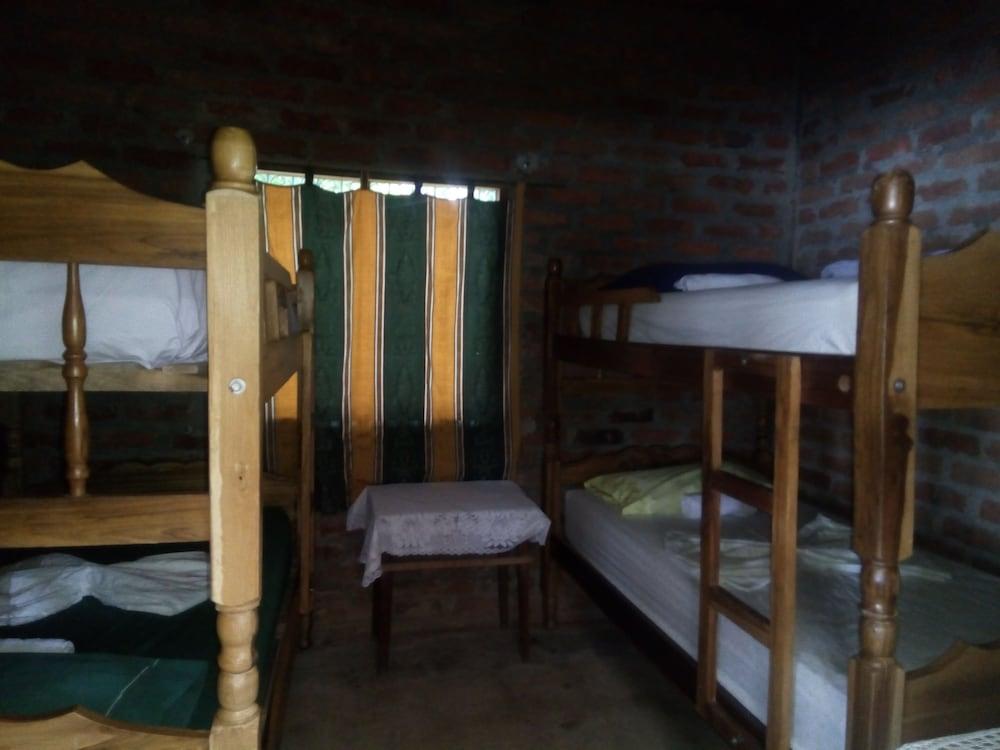Hospedaje Los Chocoyos - Hostel