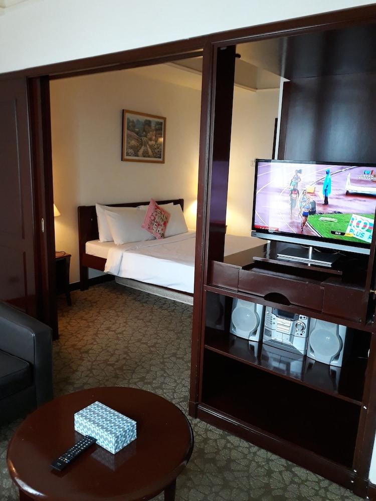 Residency Suites At Times Square