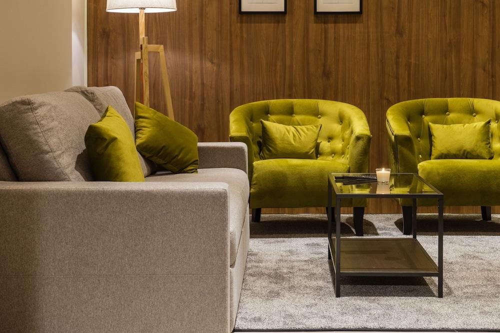 Dezman Luxury Center