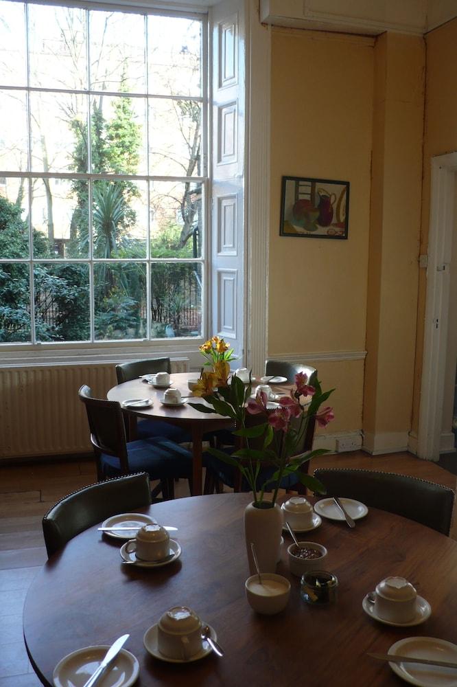 Pickwick Hall - Hostel