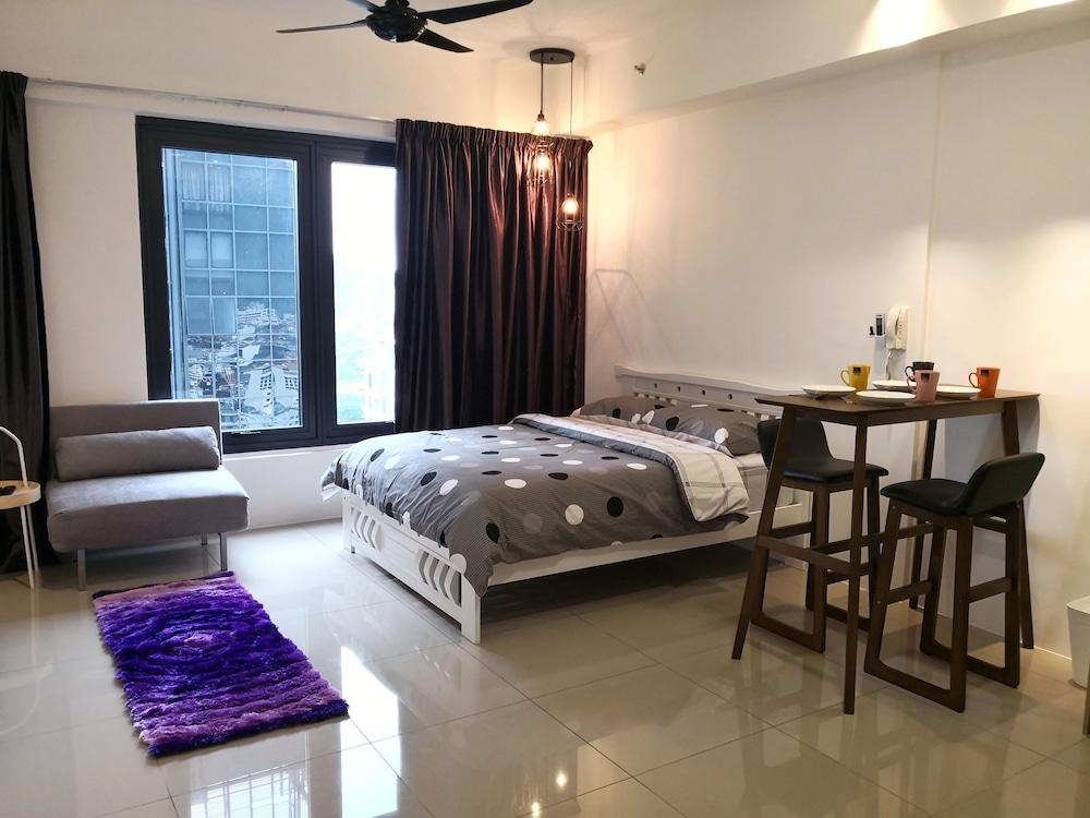 Tropicana 218 Suites