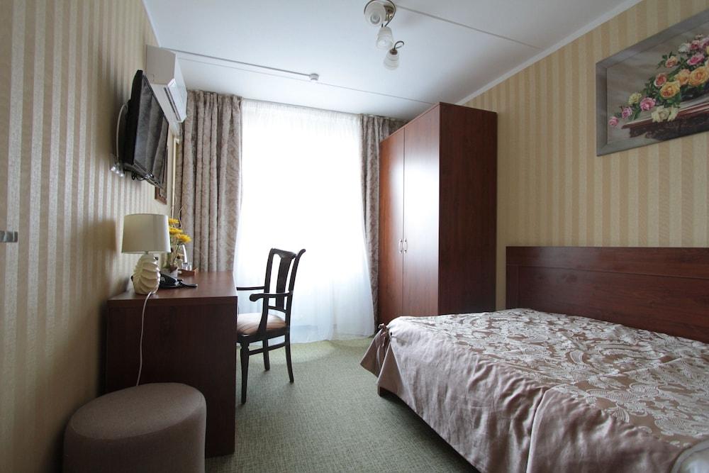 40 Let Pobedy Hotel