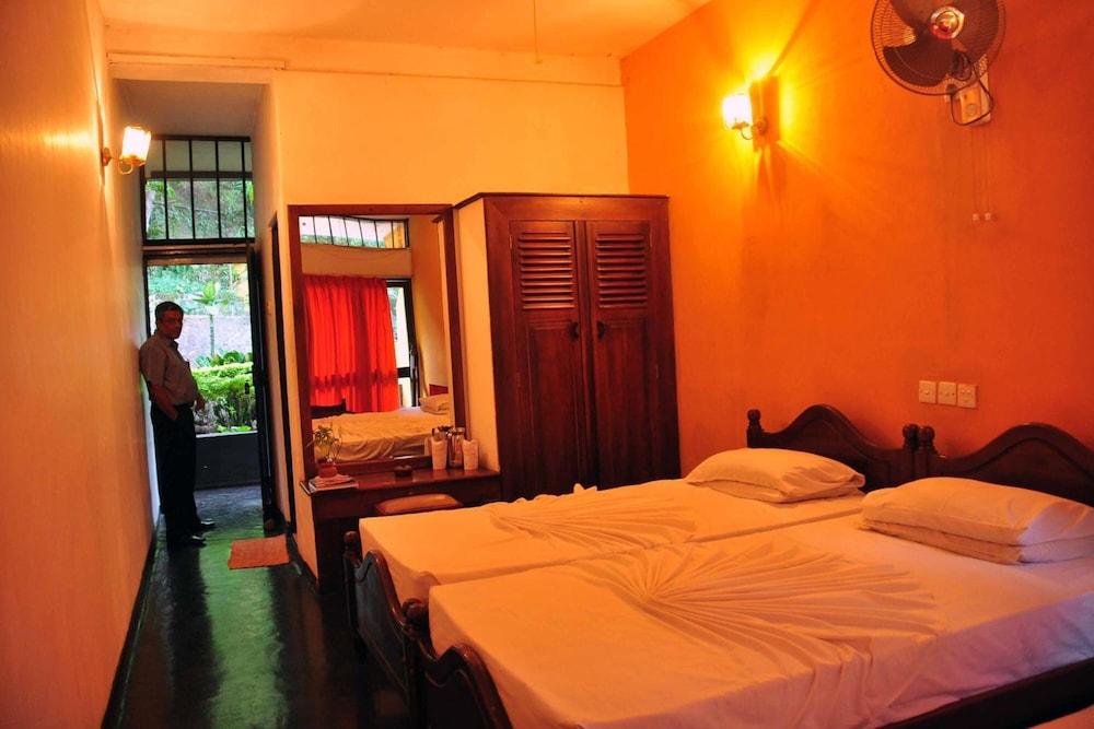 Belihuloya Rest House