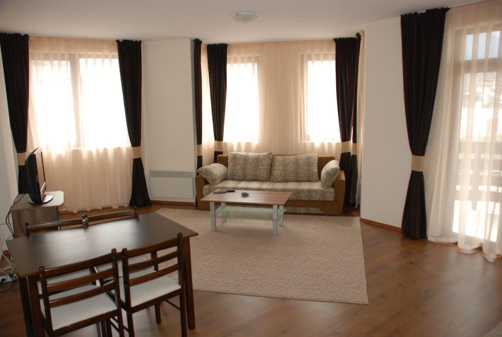 Pirin Palace White Apartments