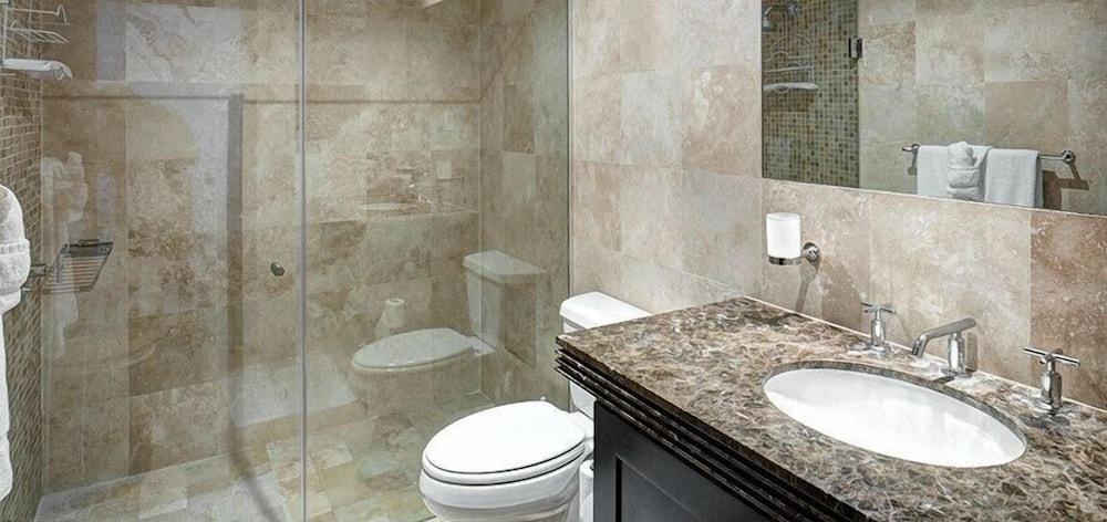 Coral Cove 8 - Condo Life's A Beach