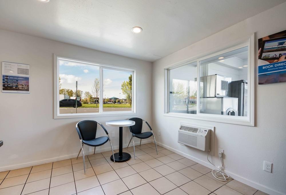 Motel 6 Burlington, WA