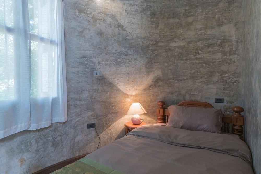 Leafy Greens Clay House