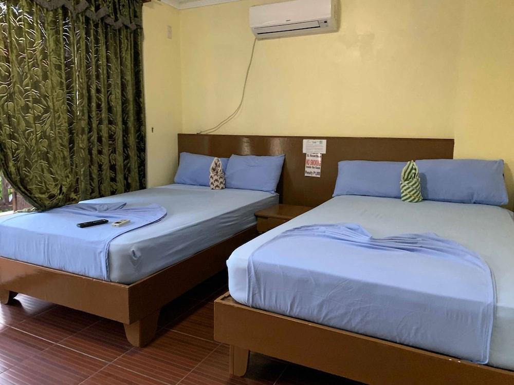 St Vincent Cottages Dee and Timmy Side