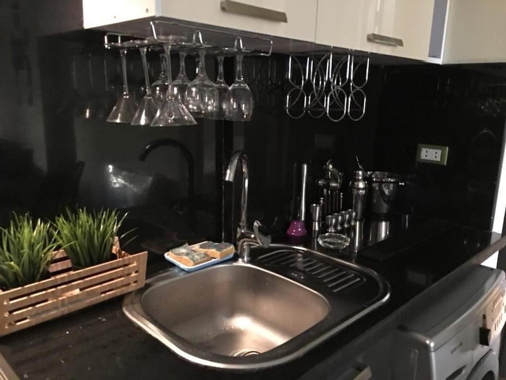 Pool View Apart At British Resort 221