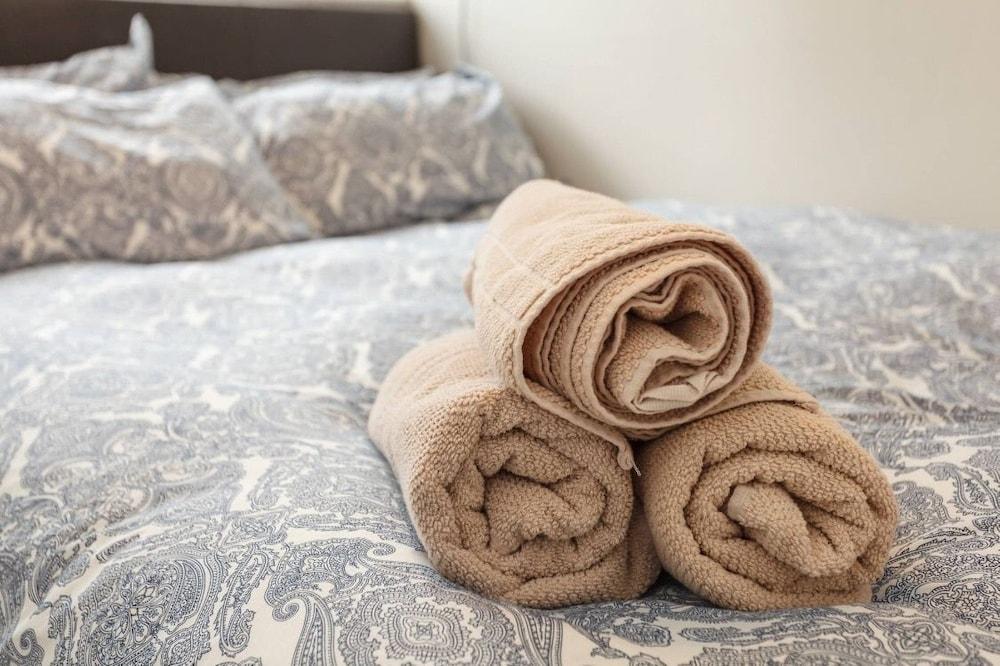 Shirley Apartments, Cozy Studio, 10 Min Drive to City Centre and Cruise Ship Terminals