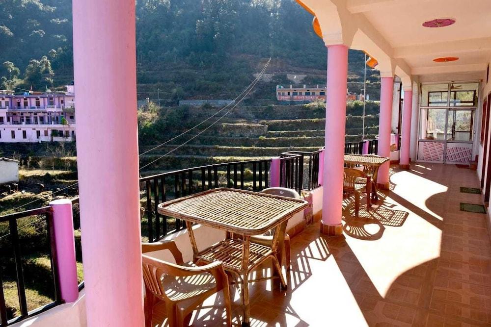 Hotel Taj Himalaya khirsu