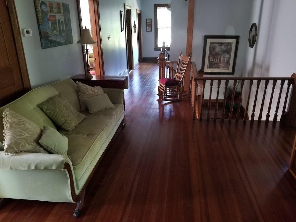 7 Bedroom Manor near Appomattox & Lynchburg