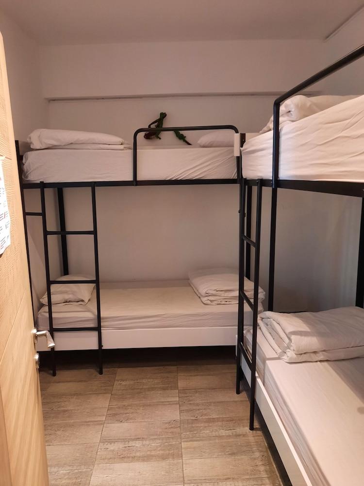 Kuyu Beergarden Hostel