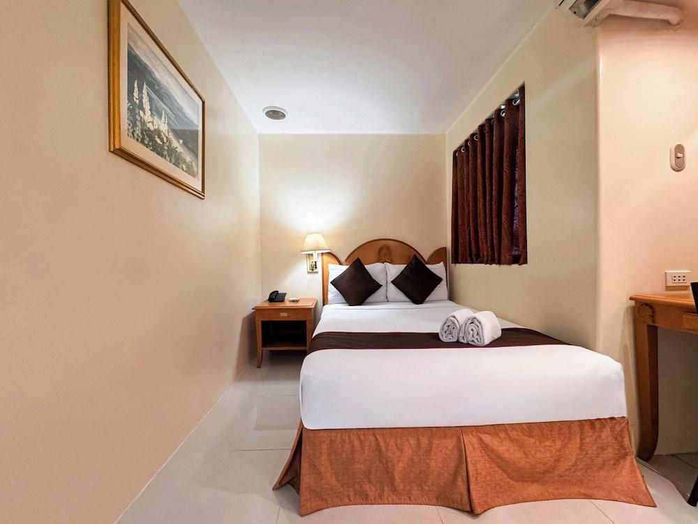 Palladium Suites Hotel