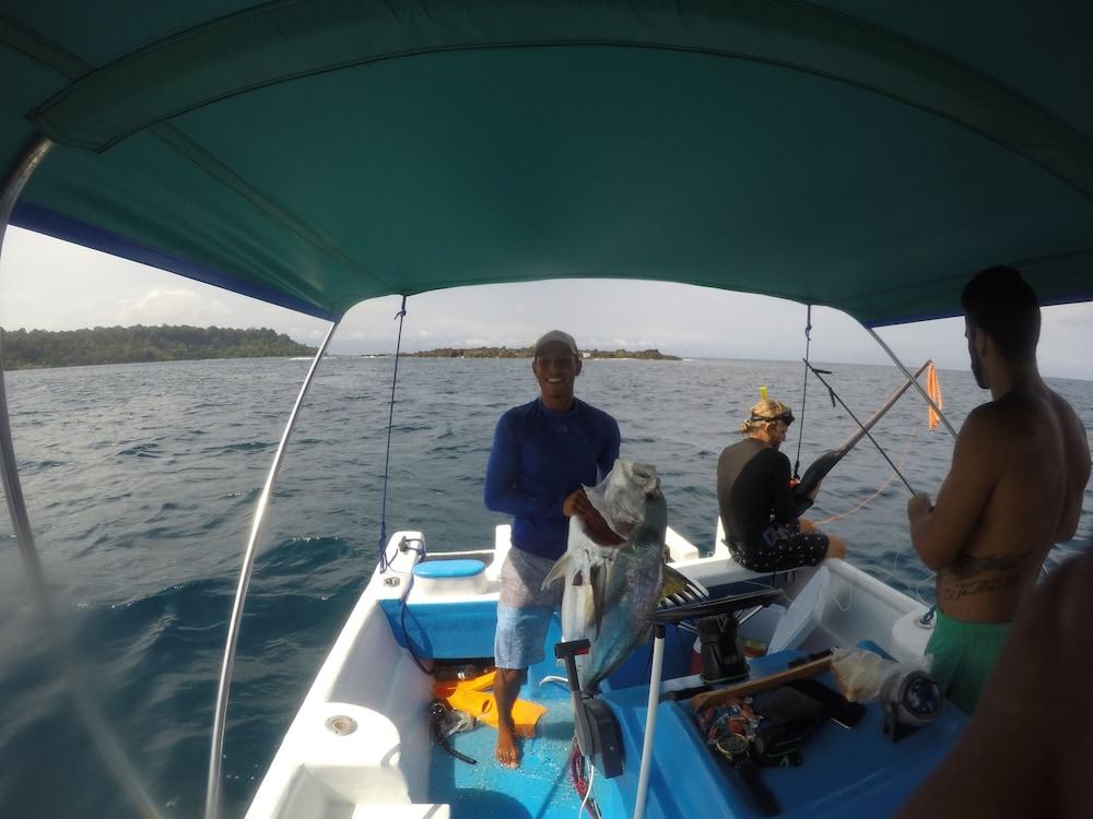 Jonny's cabins drake day