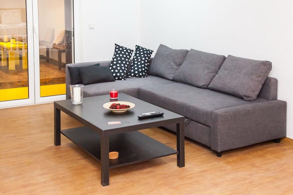 Glyfada Square Modern And Cozy Apartment