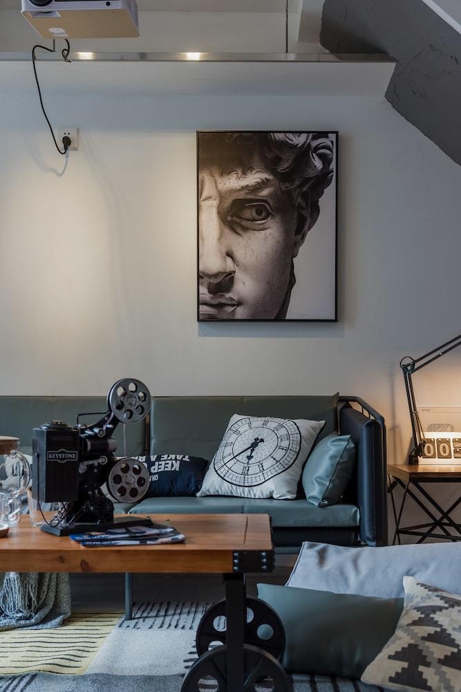 Qing Apartment Renaissance