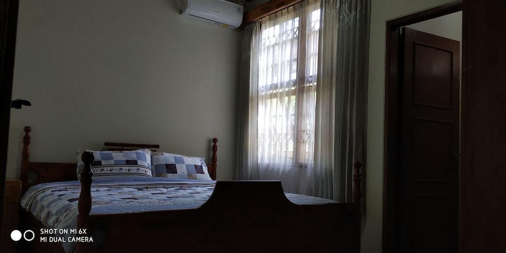 Villa Bumblebee 2 – Little Venice Puncak