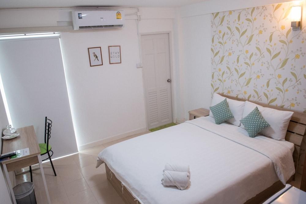 Malizon Hotel & Residences