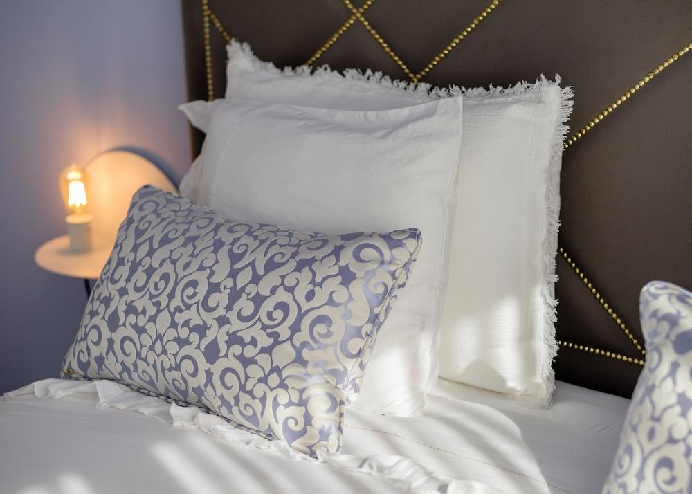 Boutique Rentals - Provence Apartment