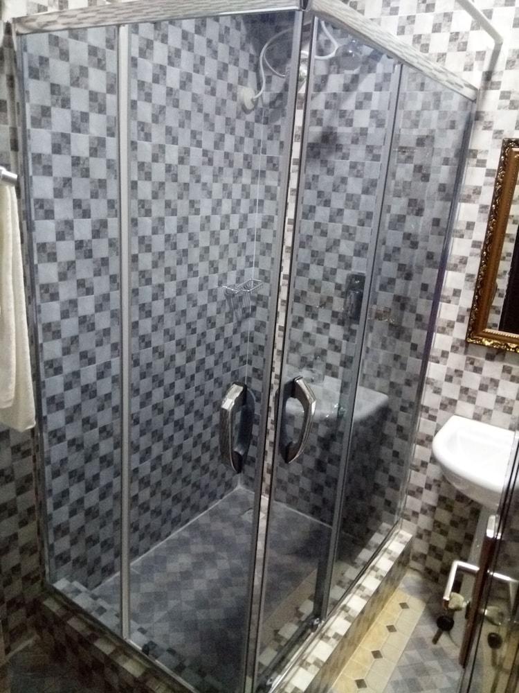 Glo-ran Hotel and Event Place