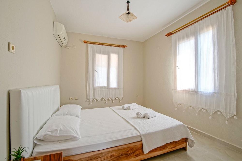 Cuhadar Ahsap Evleri