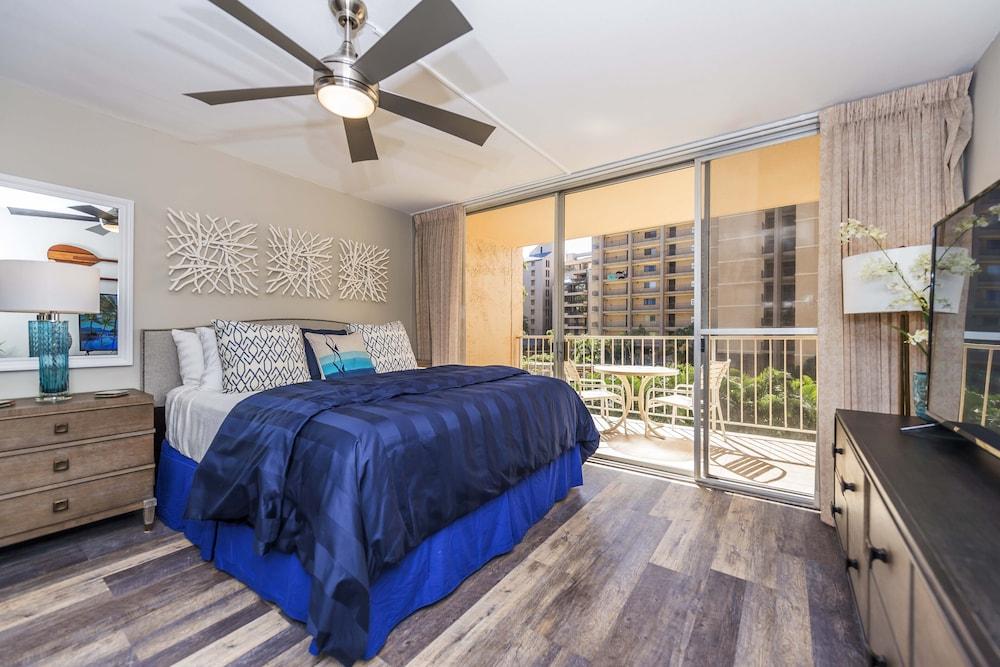 Royal Kahana 318 Studio Bedroom Condo by RedAwning