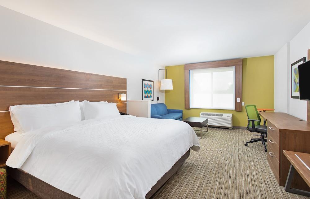 Holiday Inn Express & Suites La Grange by IHG