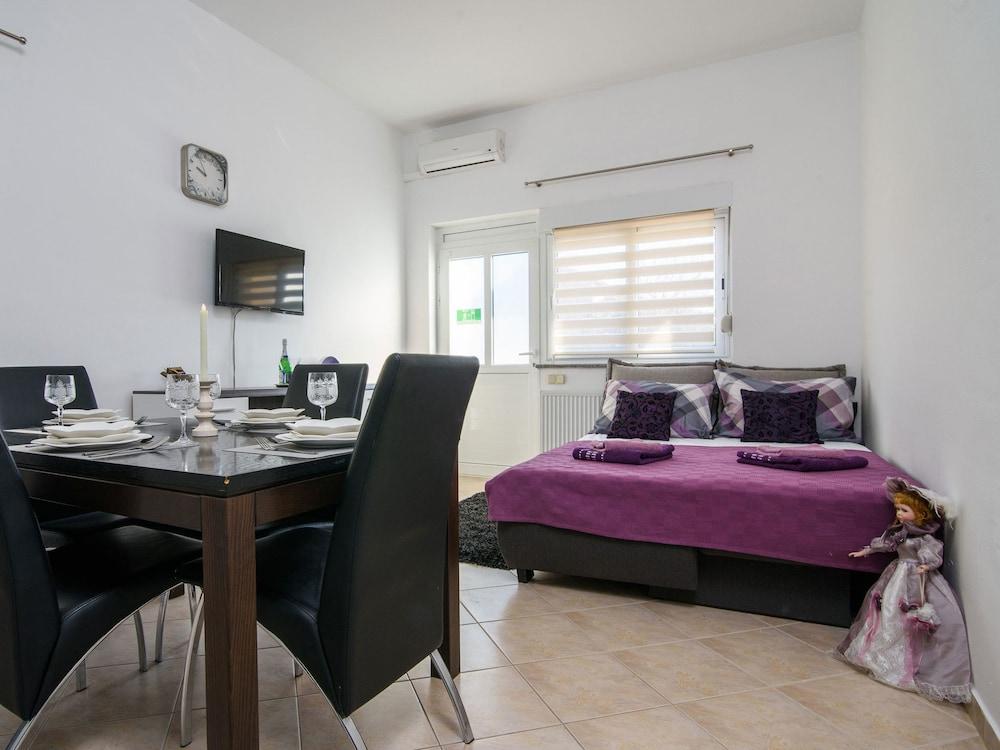 Apartments Adria