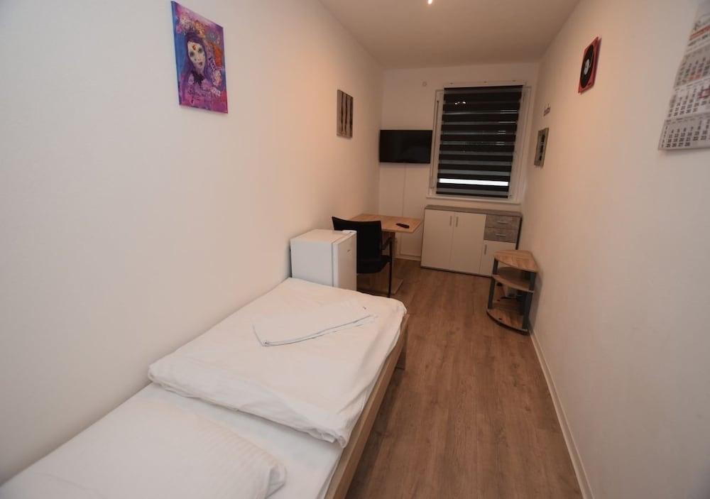 AB Apartments Messezimmer Möhringen - Hostel