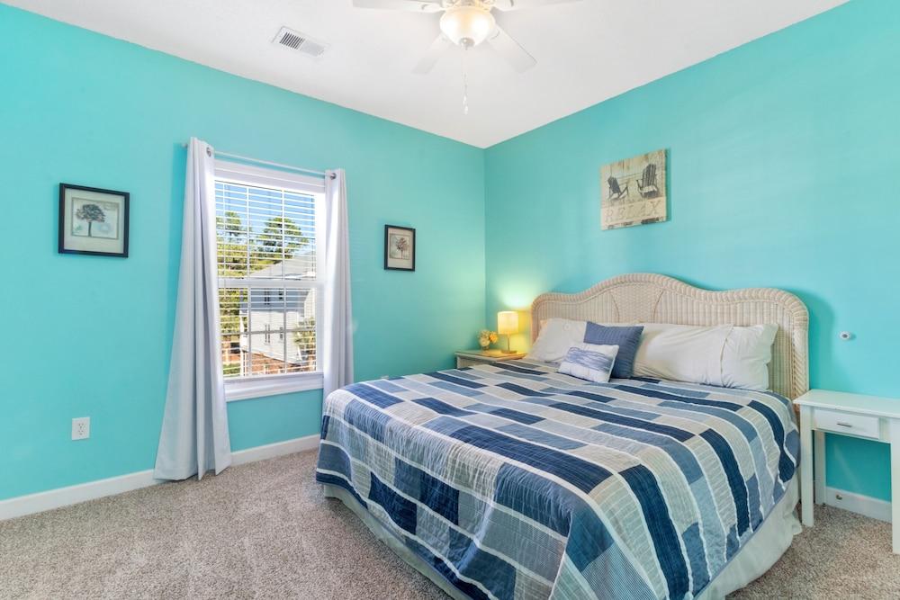 Arbor Trace #635 3 Bedroom Condo by RedAwning