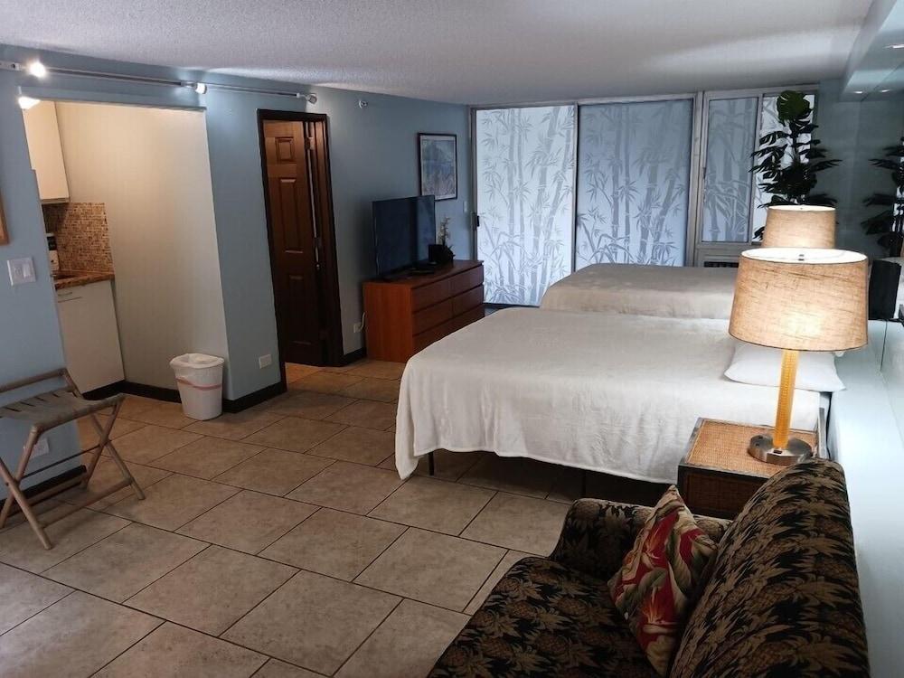 Diamond Head Beach Hotel