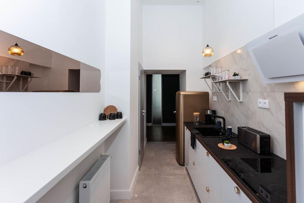 Luxury Central Apartment