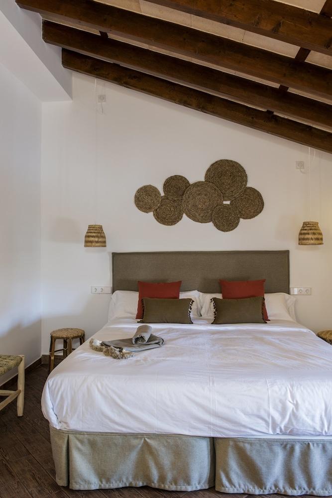 Curolla Petit Hotel