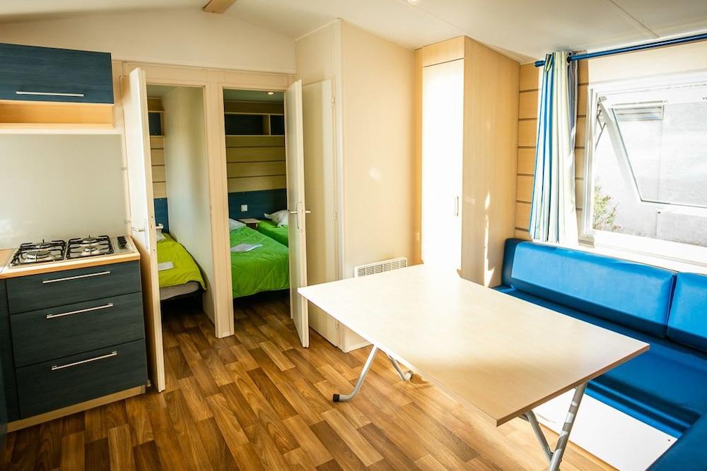 Camping des Rives des Corbieres