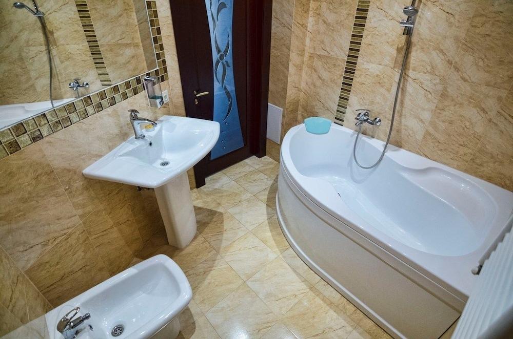 Apartment Saksaganskogo 7