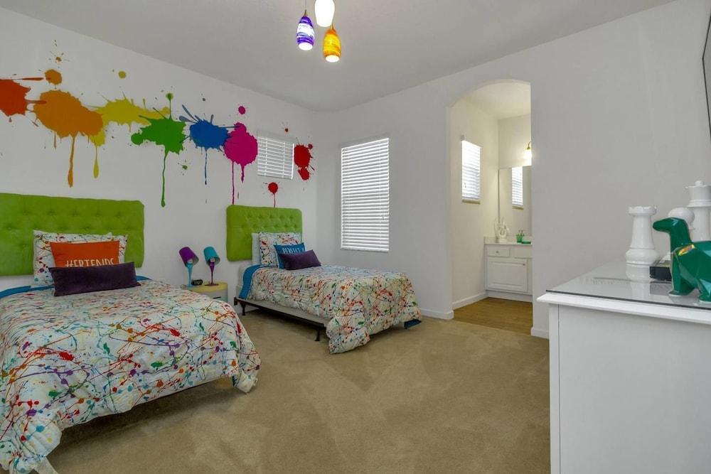 Davenport - Stunning 6bd/5ba Poolhome - #6av331