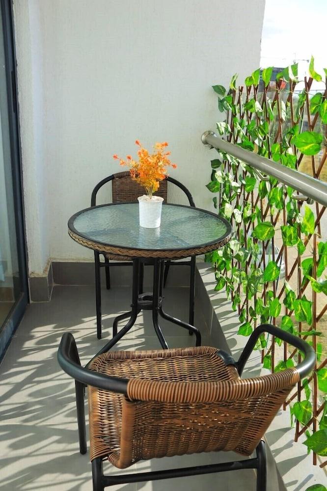 Elegant Comfy 3 Bedroom Apartment