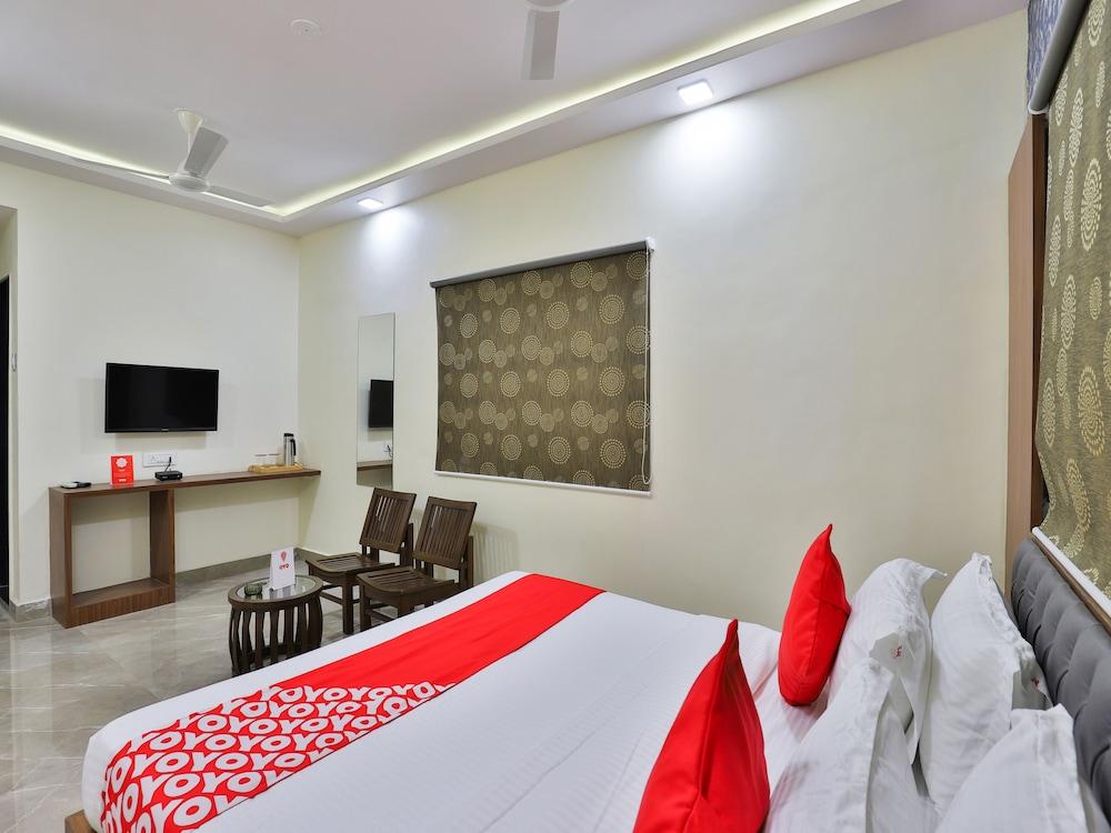 OYO 18972 Hotel Saineel