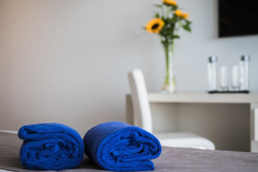 Aparthotel Esquinzo Y Monte Del Mar